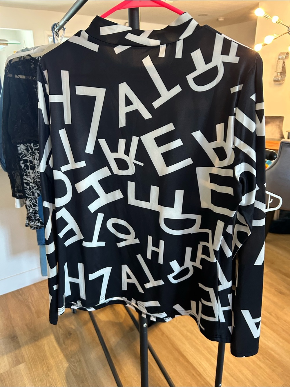 SHEIN Black Long-Sleeve Graphic Letter Print Top